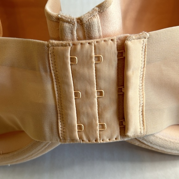 3/$25 Auden Lightly Lined Strap/Strapless Underwire Tan Bra. Size 40D - Picture 3 of 7
